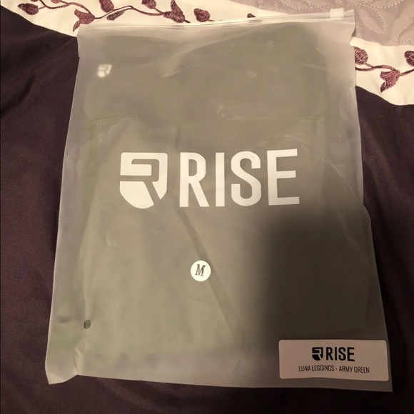 NWT RISE ARMY GREEN LEGGINGS - Picture 3 of 6